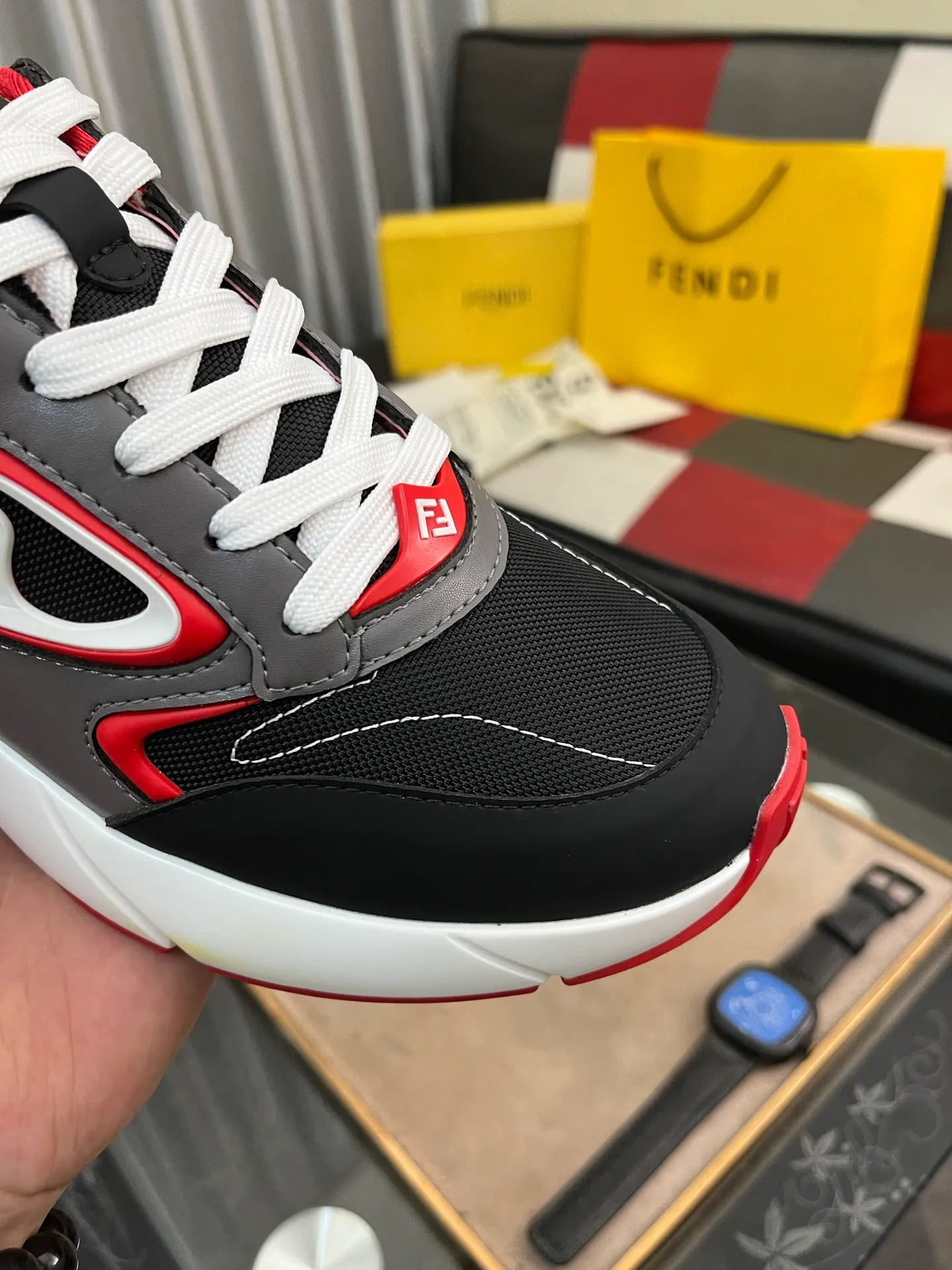 Men's Men's Shoes 💰760⌚️⌚️(Higher version) [Fendi] Fendi's latest casual shoes for men! Available at counters simultaneously! A one-to-one replica of the original. Made entirely of imported top-grain calfskin, the interior is made of top-grain water-dyed cowhide, and the original factory-supplied rubber outsole. Leading new fashion concepts. Matching code: 38-44. 45 can be customized and non-returnable! 3️⃣colors available